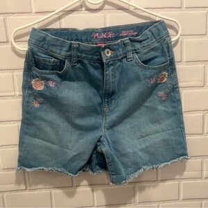 CHILDREN’s PLACE girls embroidered jeans shorts /size 14